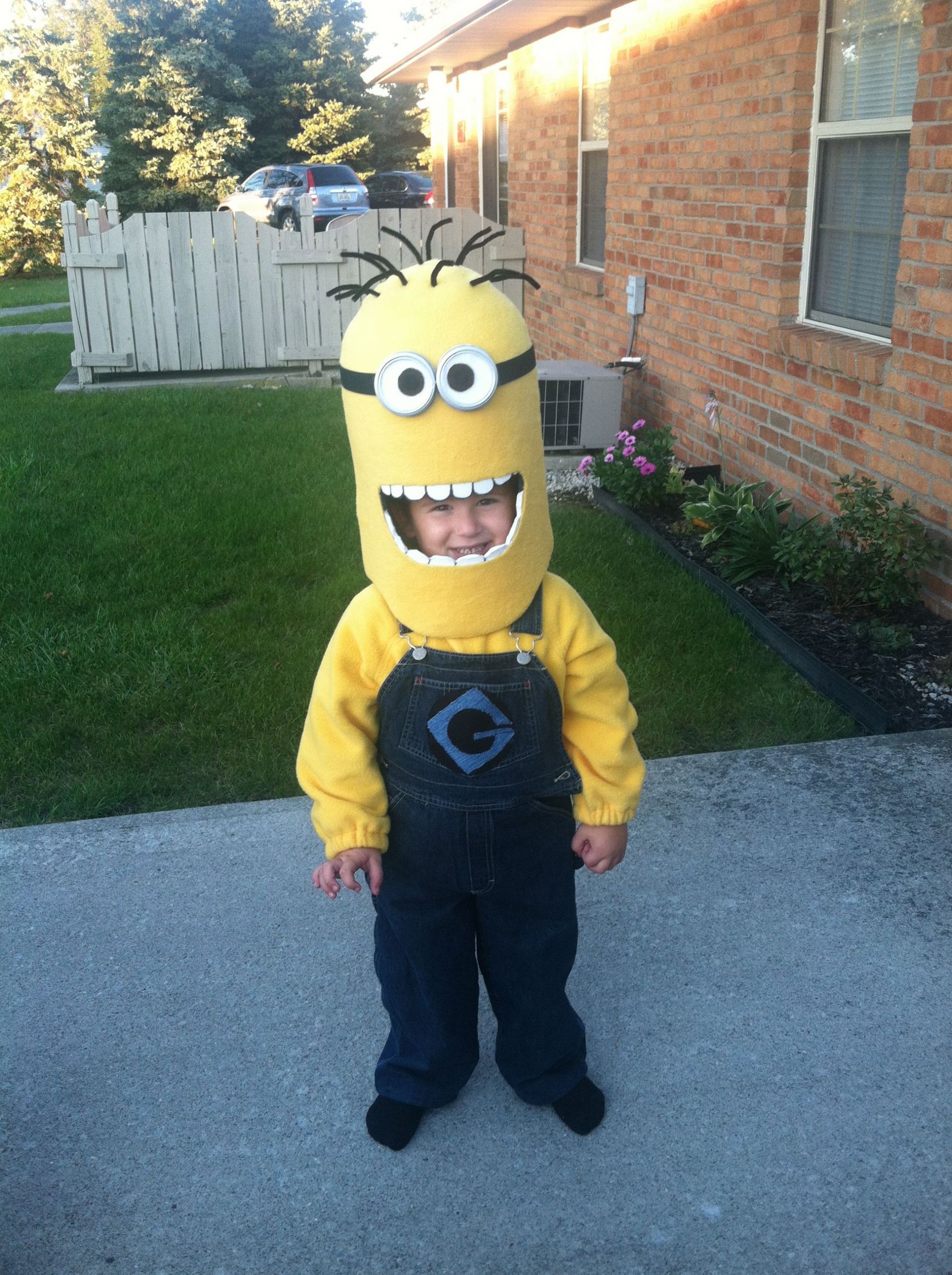 DIY Minion Costumes For Kids
 My sons homemade minion costume