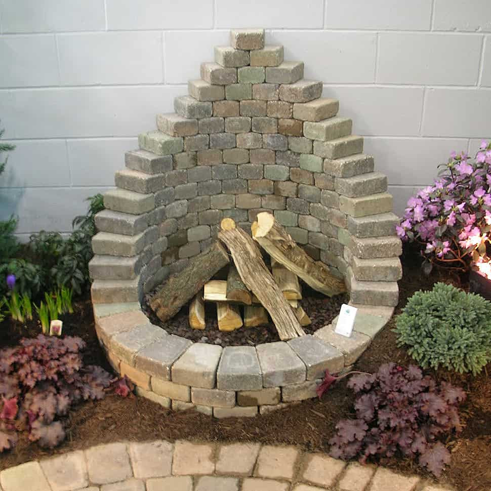 DIY Outdoor Fire Pit
 How to Be Creative with Stone Fire Pit Designs Backyard DIY