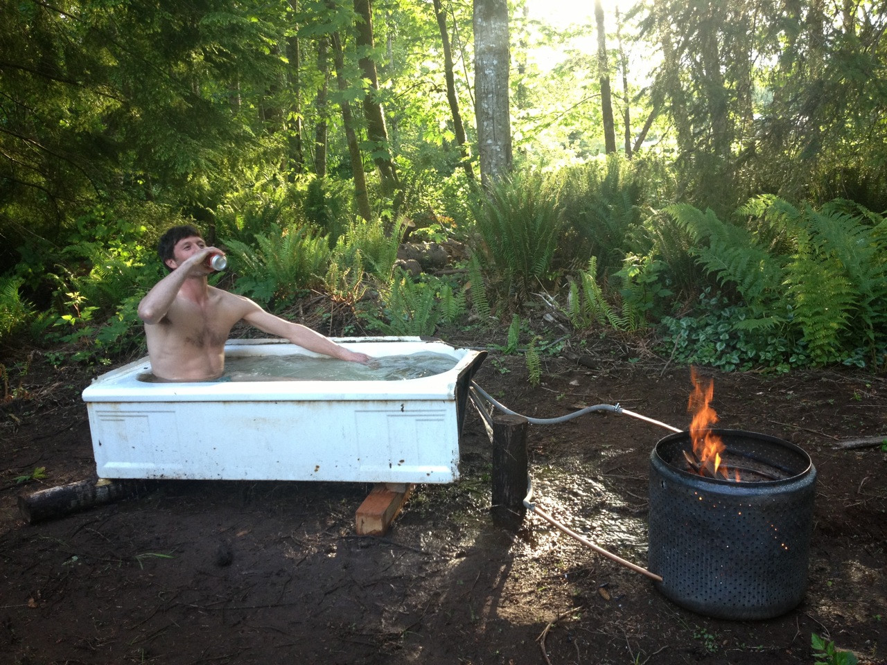 DIY Outdoor Hot Tub
 10 DIY Hot Tubs That Are Inexpensive To Build