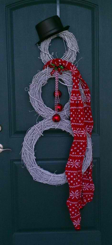 DIY Outdoor Wreath
 20 DIY Outdoor Christmas Decorations Ideas 2014