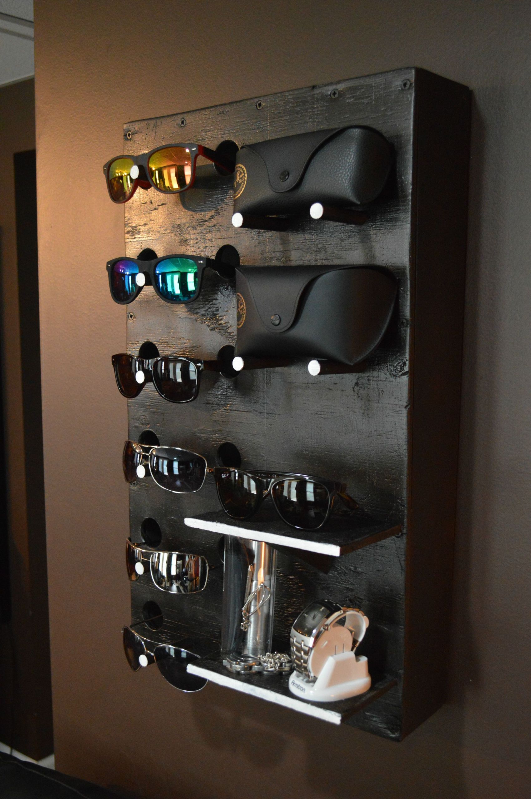 DIY Sunglass Organizer
 DIY Sunglasses Display Shelf in 2019 Home