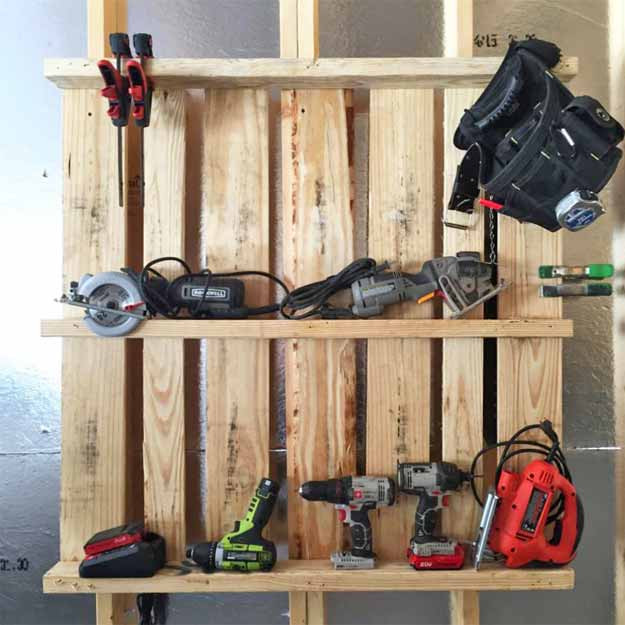 DIY Tool Organization
 Pallet Idea Tool Organizer for the Garage