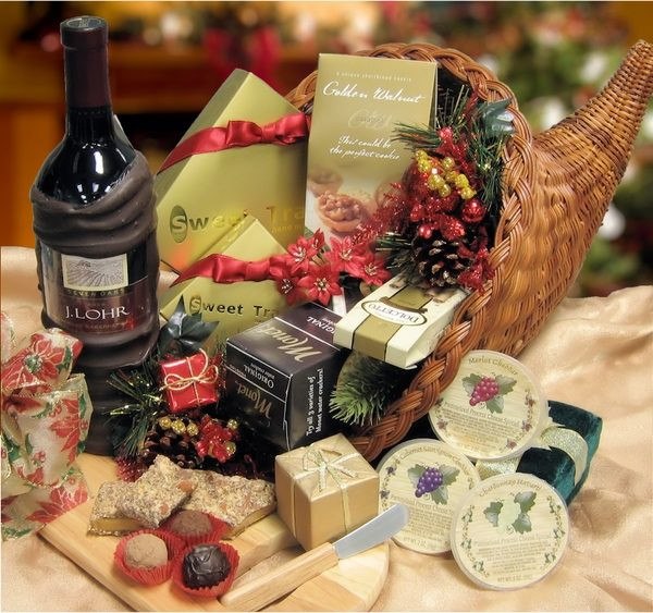 Diy Wine Gift Basket Ideas
 Christmas basket ideas – the perfect t for family and