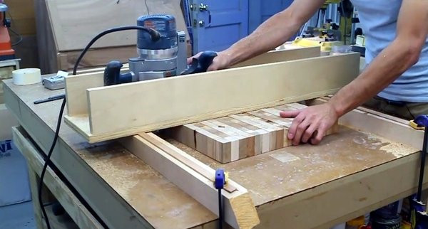 DIY Wood Planer
 Flatten and Thickness Slabs of Wood with a DIY