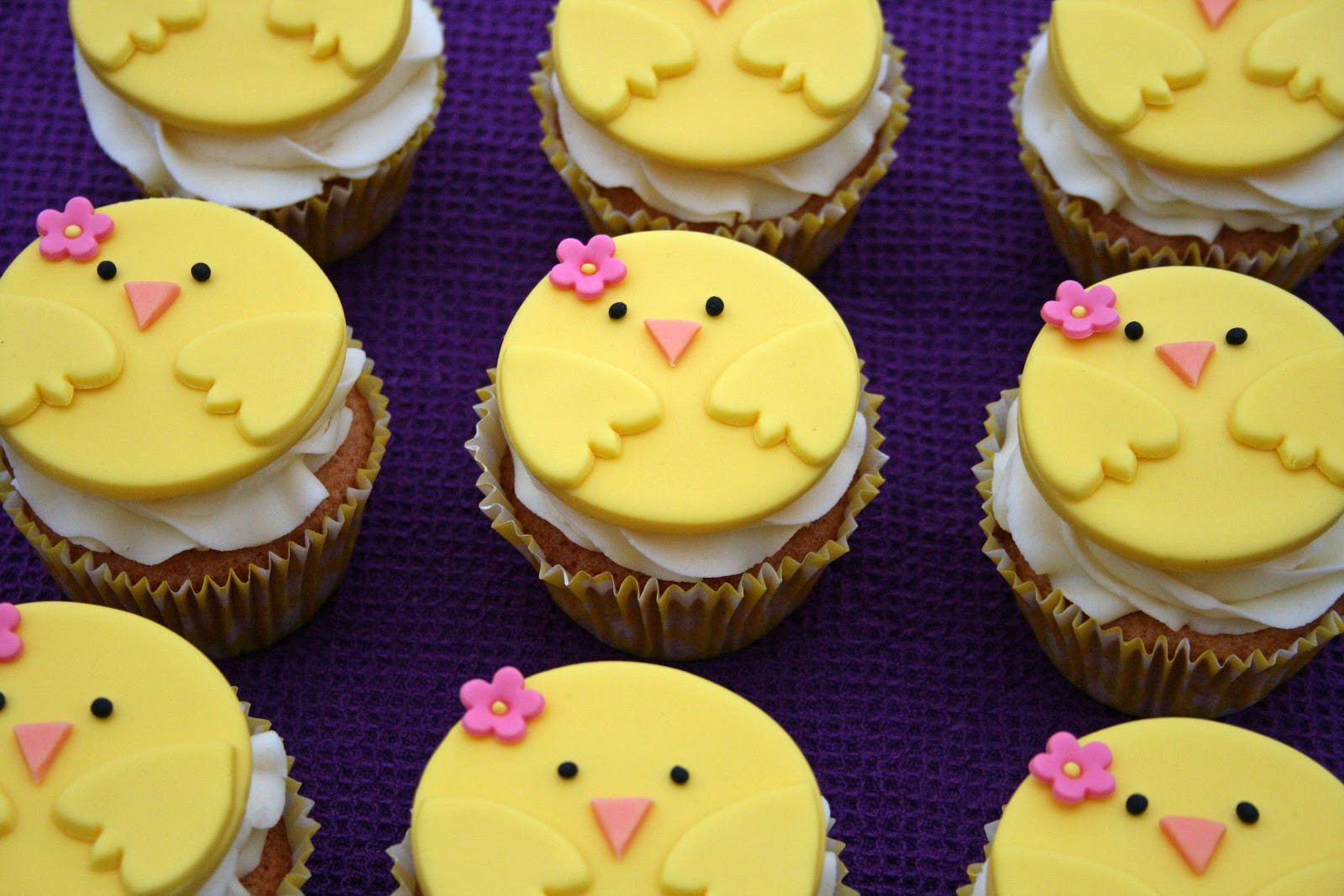 Easter Cupcakes Images
 lauralovescakes Chirpy Chick Easter Cupcakes