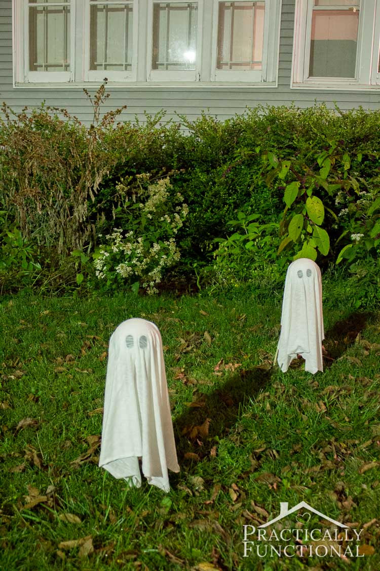 Easy DIY Halloween Decorations Outdoor
 DIY Floating Halloween Ghosts For Your Yard