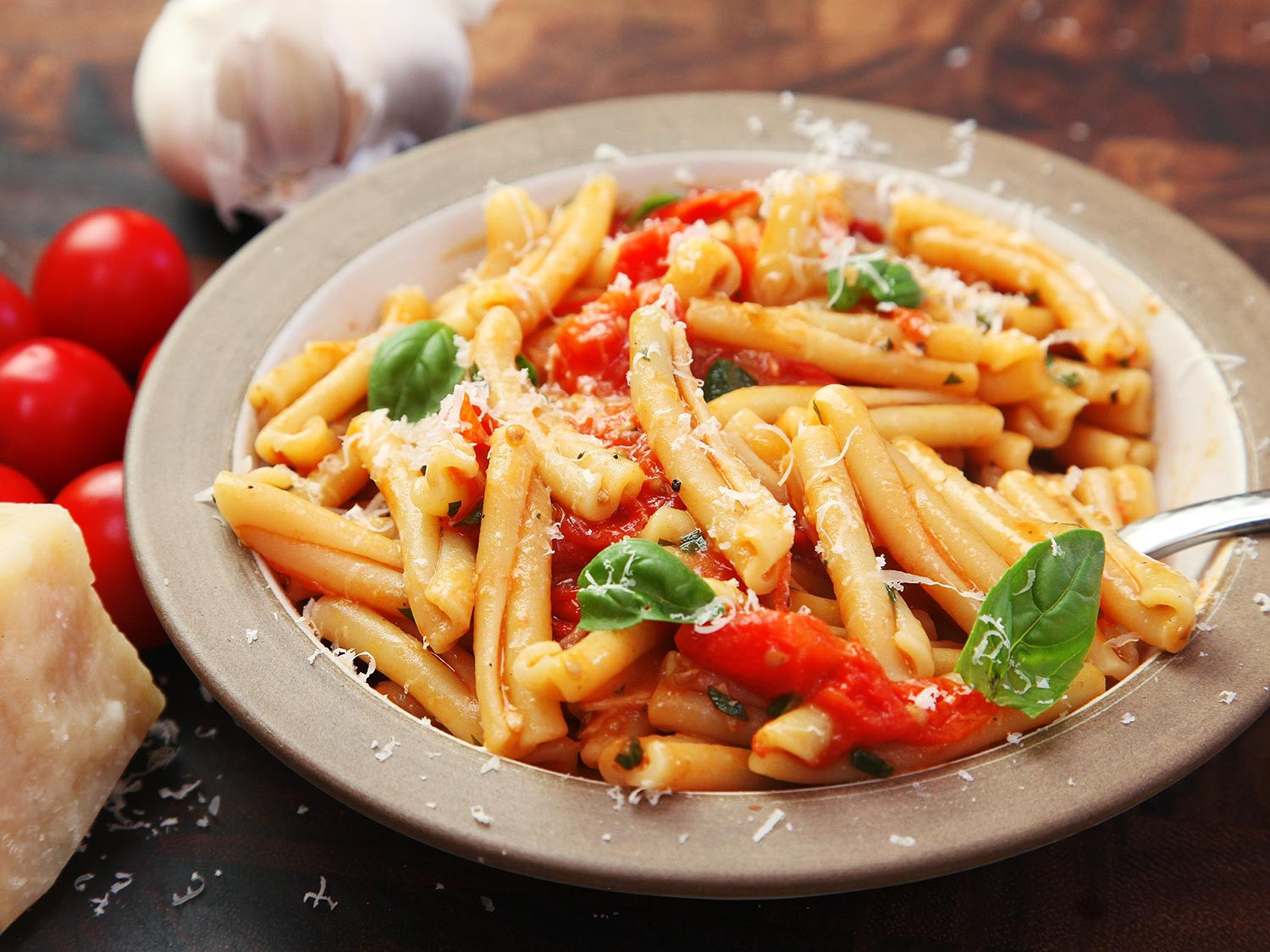 Easy Pasta Dinners Recipes
 Fast and Easy Pasta With Blistered Cherry Tomato Sauce