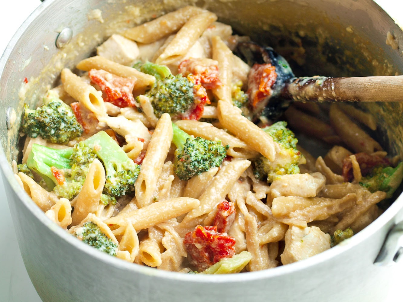 Easy Pasta Dinners Recipes
 Tangy e Pot Chicken and Veggie Pasta Dinner