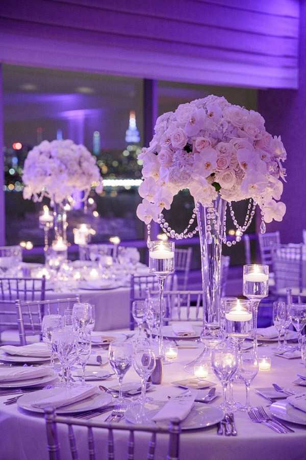 Elegant Wedding Table Decorations
 16 Stunning Floating Wedding Centerpiece Ideas