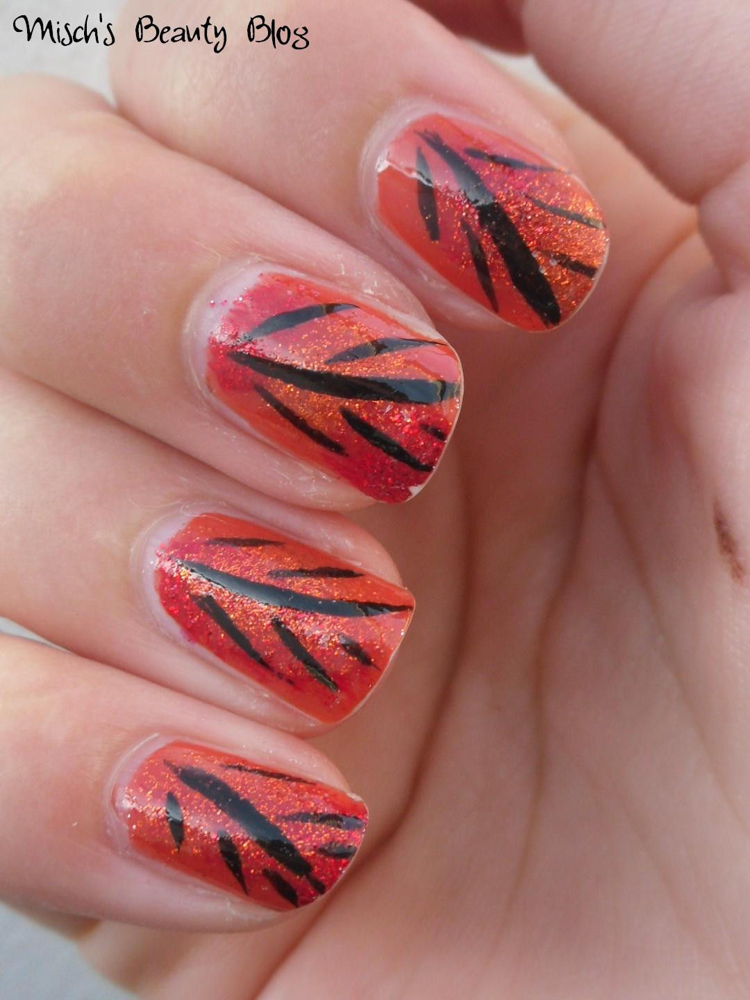 Fall Color Nail Designs
 Misch s Beauty Blog NOTD September 29th Fall Leaf Nail Art