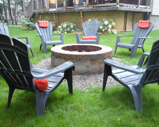 Firepit And Chairs
 How to build your very own stone Fire Pit