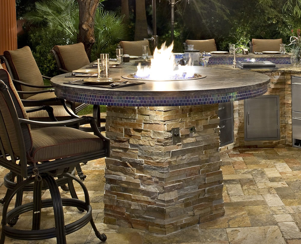 Firepit Kitchen And Bar
 Fire Pit Built In to Barbecue Island