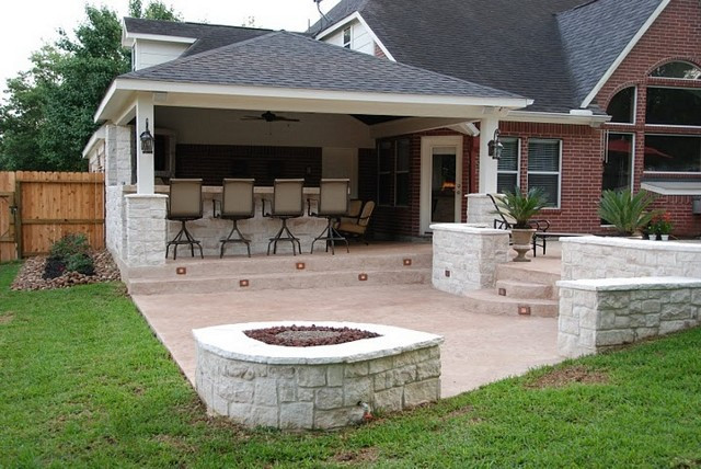 Firepit Kitchen And Bar
 Houston outdoor kitchen media room and bar with firepit