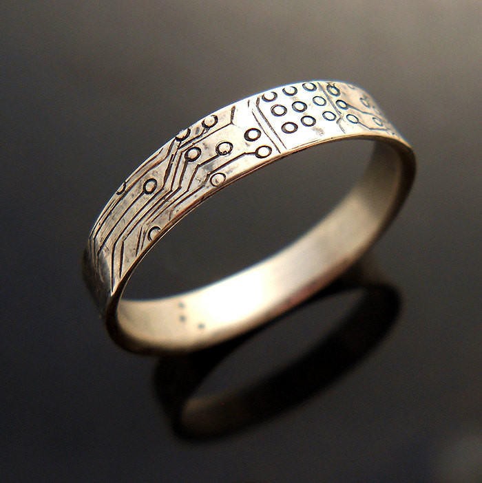 Geeky Wedding Rings
 20 geeky wedding rings that will enchant your Player 2