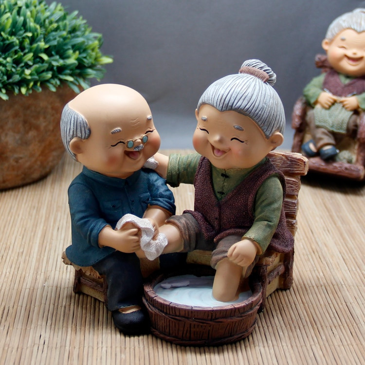 Gift Ideas For Elderly Couple
 Happy Old Lover panion Elderly Couple Wash Feet Change