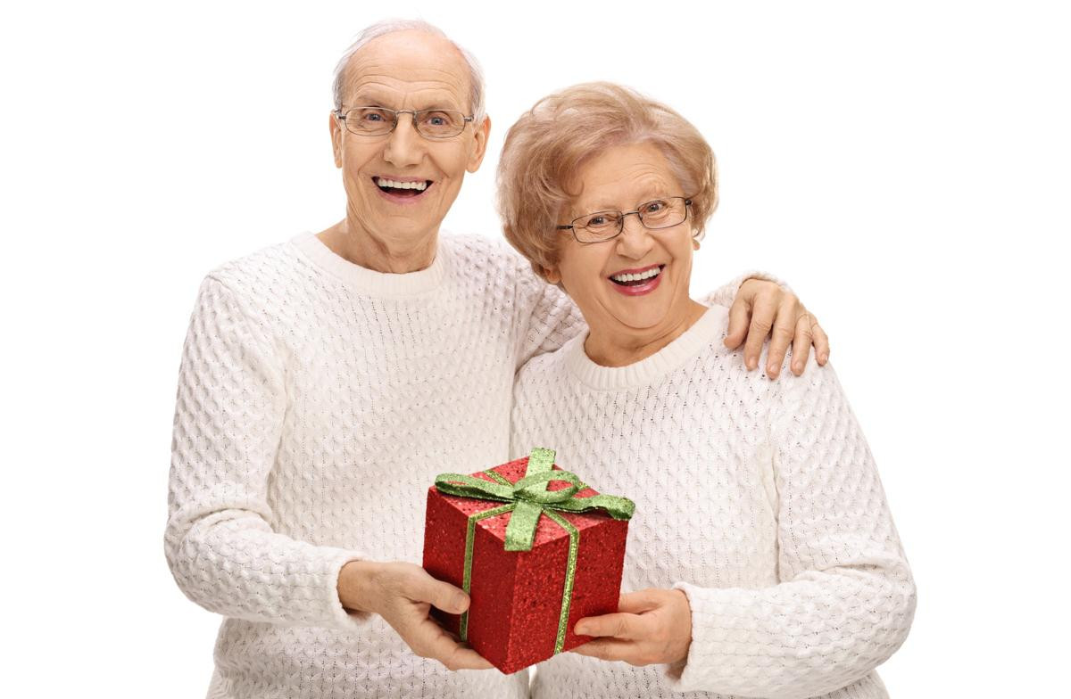 Gift Ideas For Elderly Couple
 15 Amazingly Thoughtful Wedding Gift Ideas for Older Couples