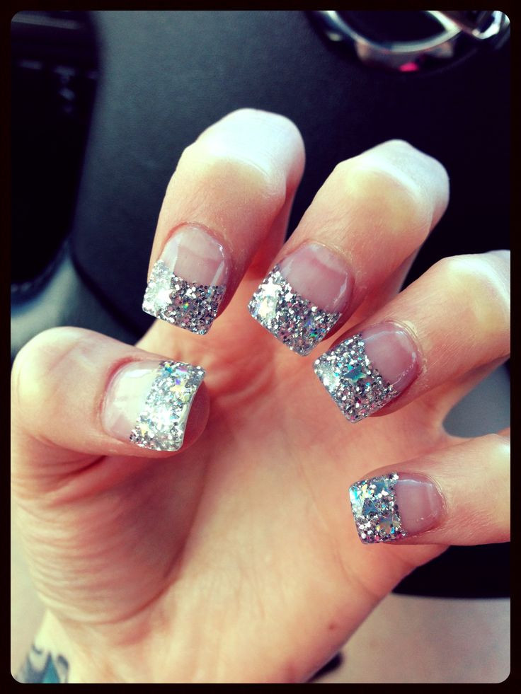 Glitter Fake Nails
 The 25 best Graduation nails ideas on Pinterest