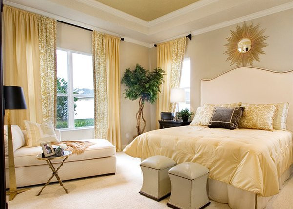 Gold Bedroom Walls
 20 Ideas to Bring Glamour to Your Bedroom with Gold