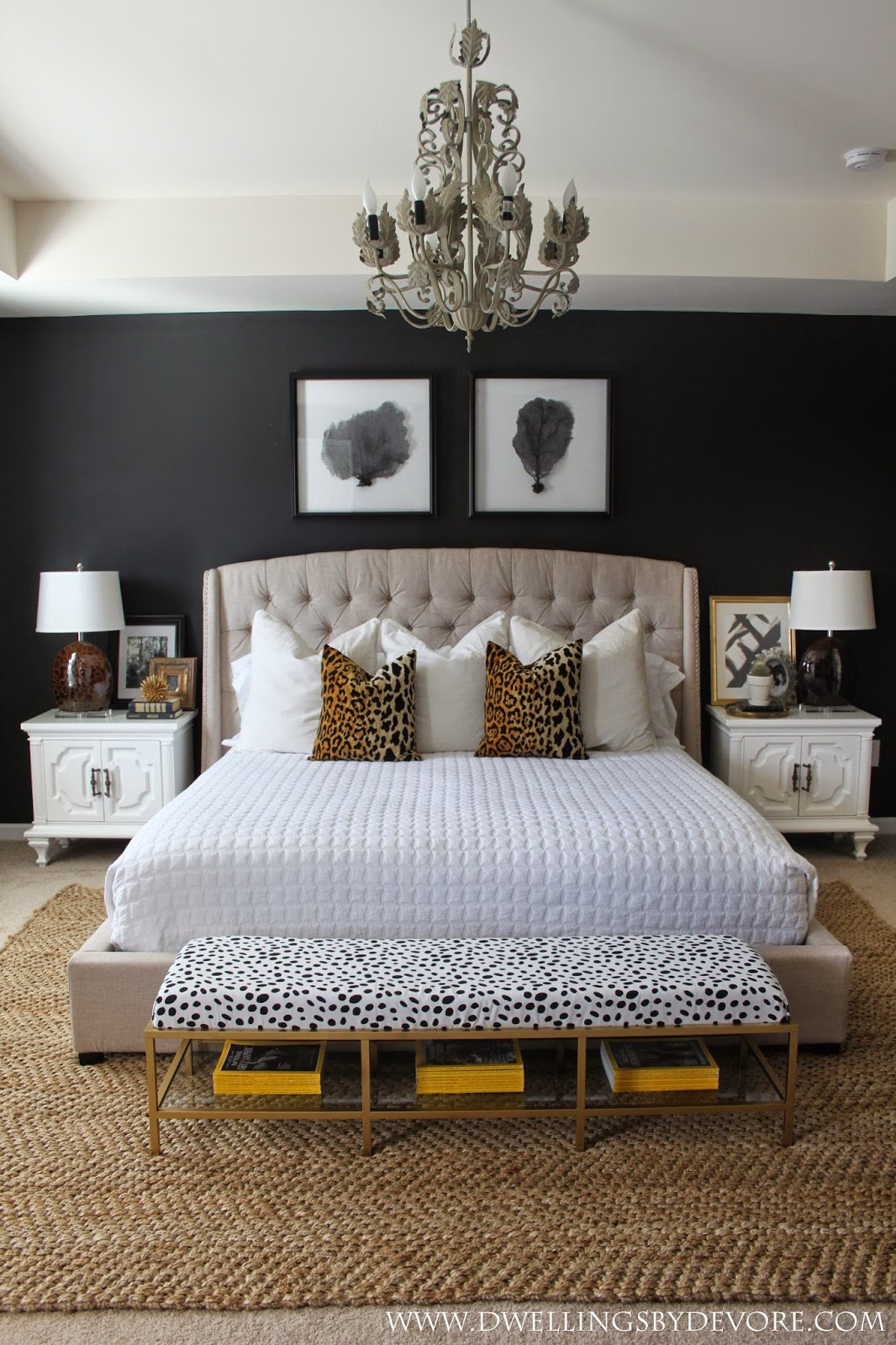 Gold Bedroom Walls
 15 Luxurious Black and Gold Bedrooms