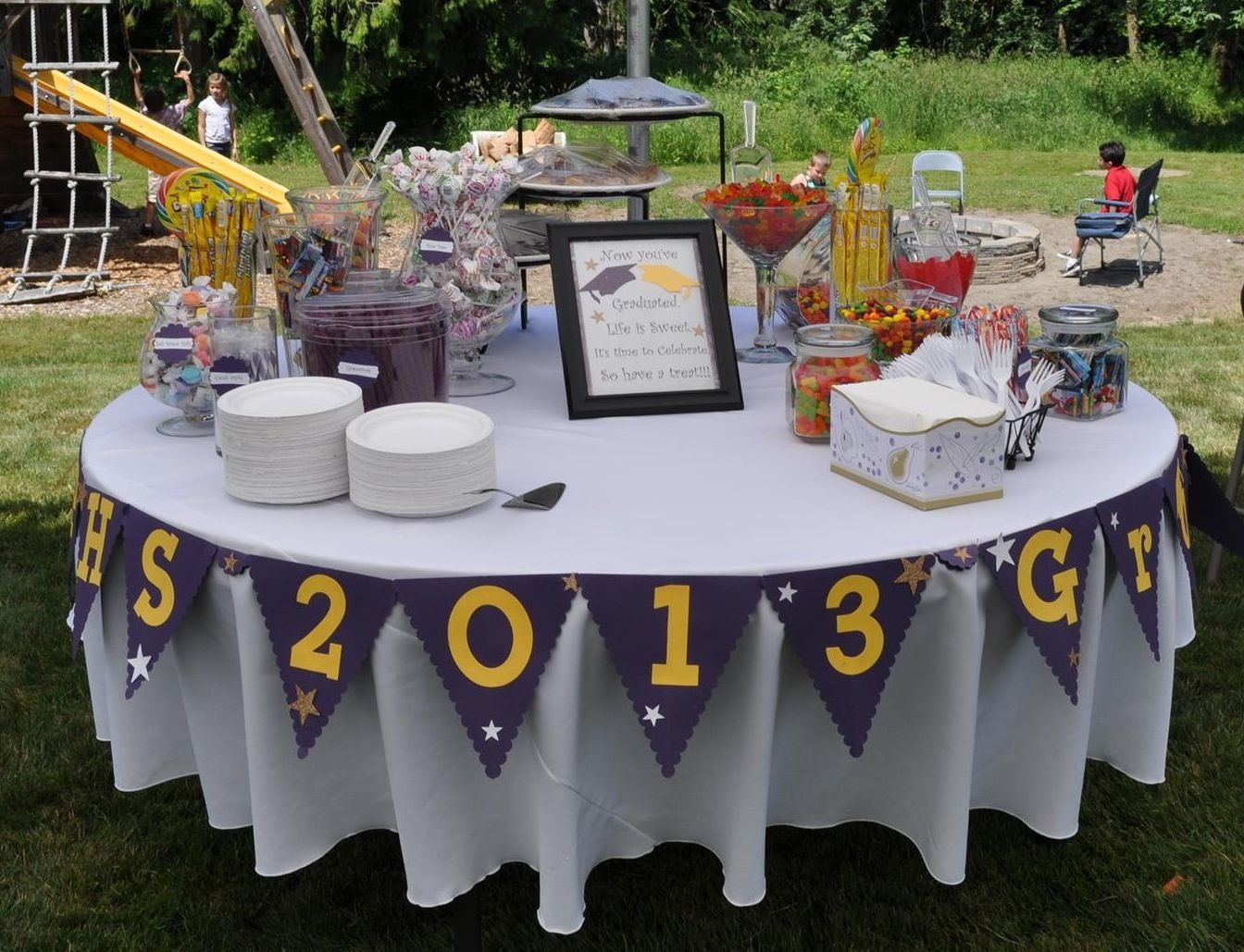 Graduation Party Set Up Ideas
 Grad party Buffet I like the idea of a round table