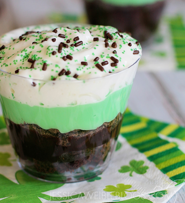 Green Desserts For St Patrick'S Day
 14 Best St Patrick s Day Dessert Recipes