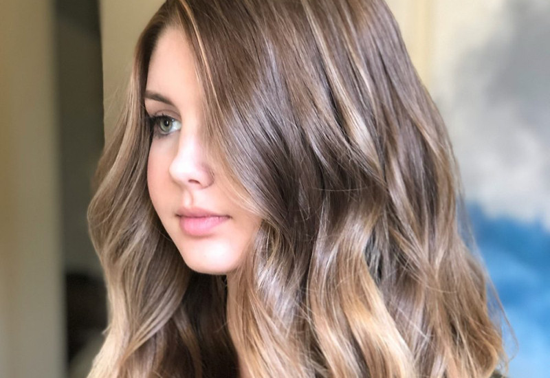 Haircuts For Long Hair Round Face
 18 Most Flattering Long Hairstyles for Round Faces 2019