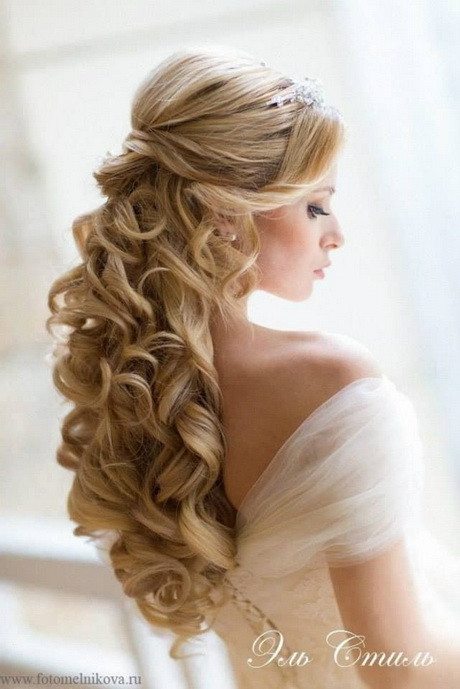 Half Up Curly Wedding Hairstyles
 Half up curly wedding hairstyles