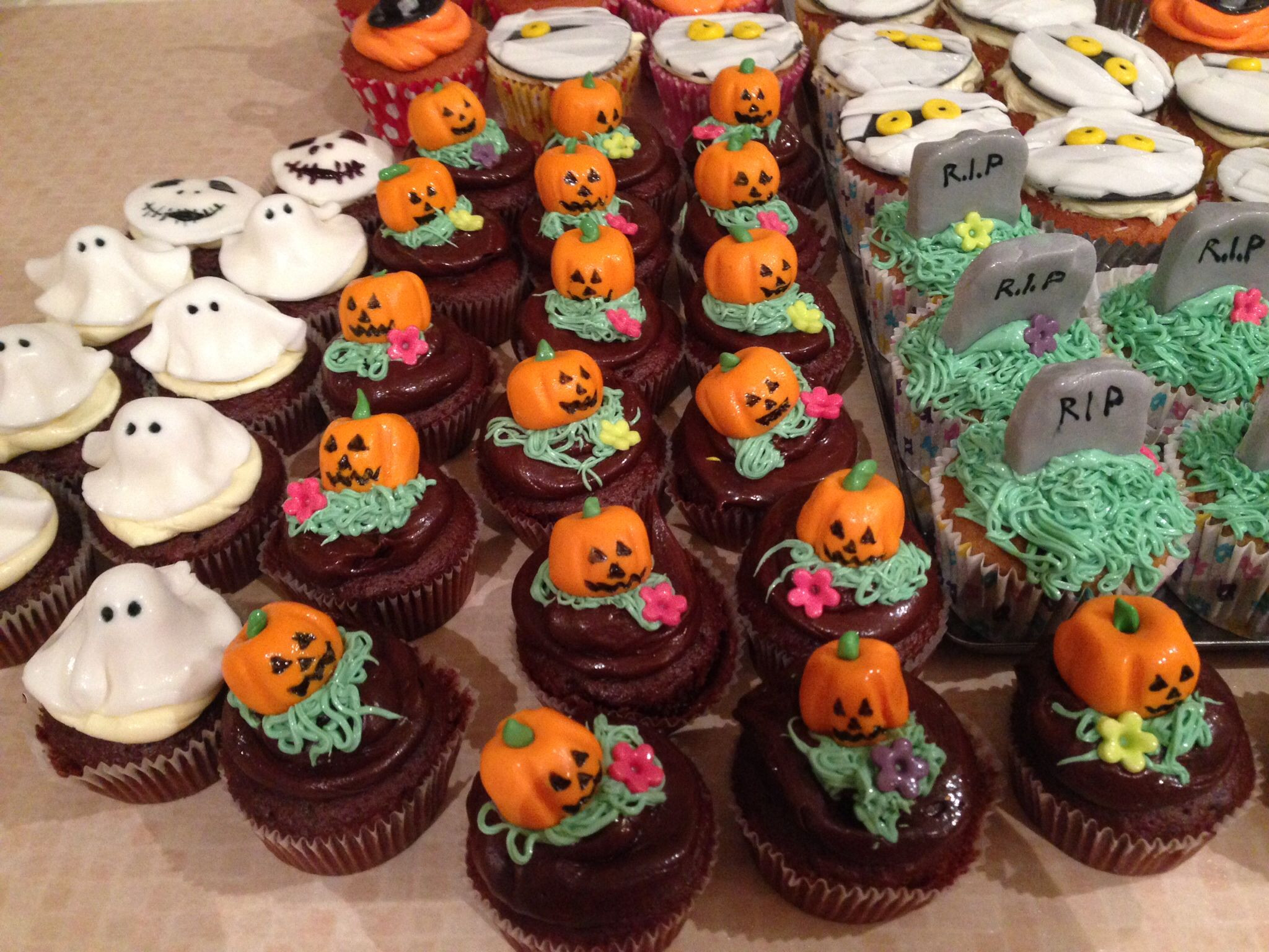 Halloween Cupcakes Pinterest
 Pin it Like Image