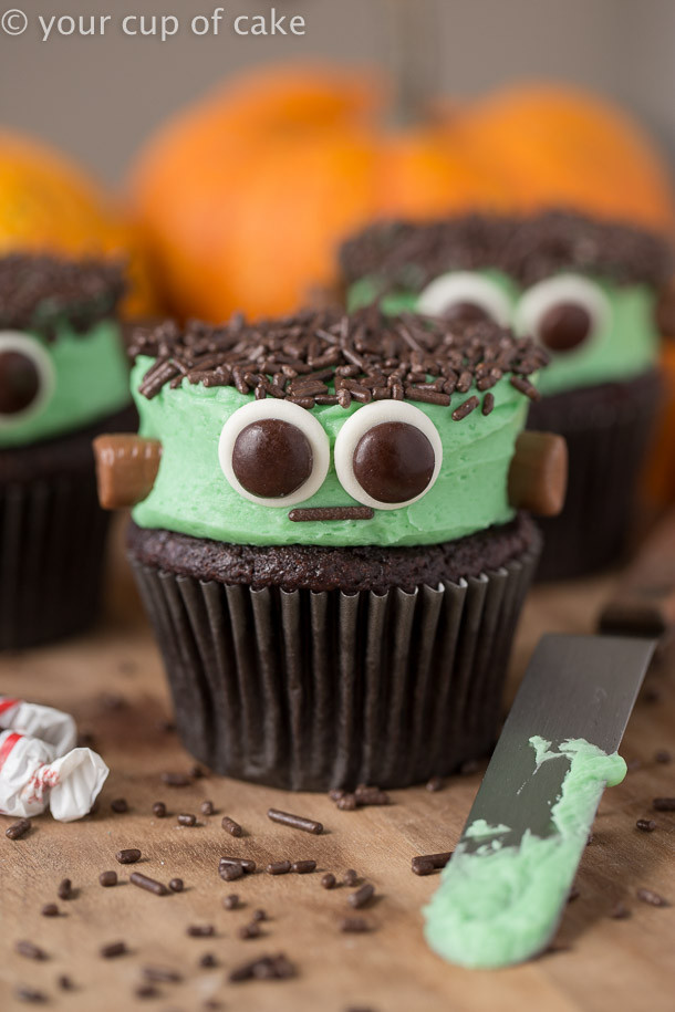 Halloween Cupcakes Pinterest
 Halloween Oreo Spider Cupcakes Easy Spooky Spiders Your