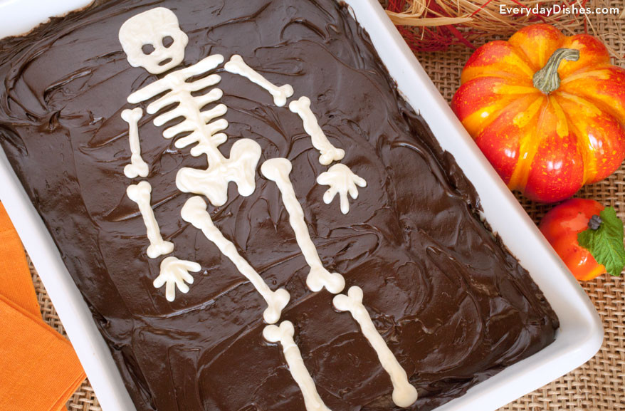Halloween Sheet Cake
 Cake with Printable Skeleton Template For Halloween