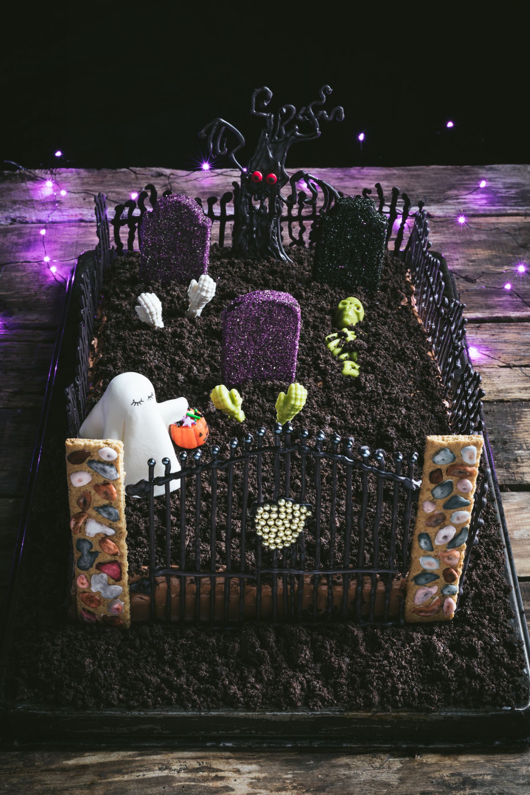Halloween Sheet Cake
 Ghost in the Graveyard Halloween Cake