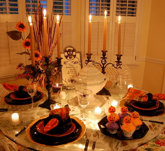Halloween Table Decorations
 Lit Halloween Table Setting With Spiderweb Tablecloth