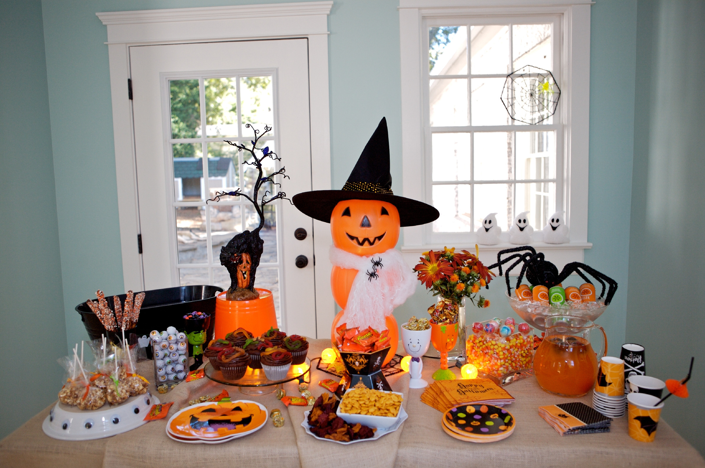 Halloween Table Decorations
 Martie Knows Parties BLOG Host a Neighborhood
