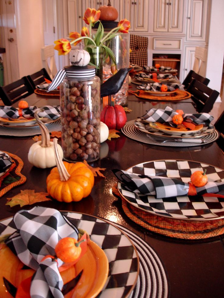 Halloween Table Decorations
 Top 18 Easy Table Setting Designs For Halloween Day