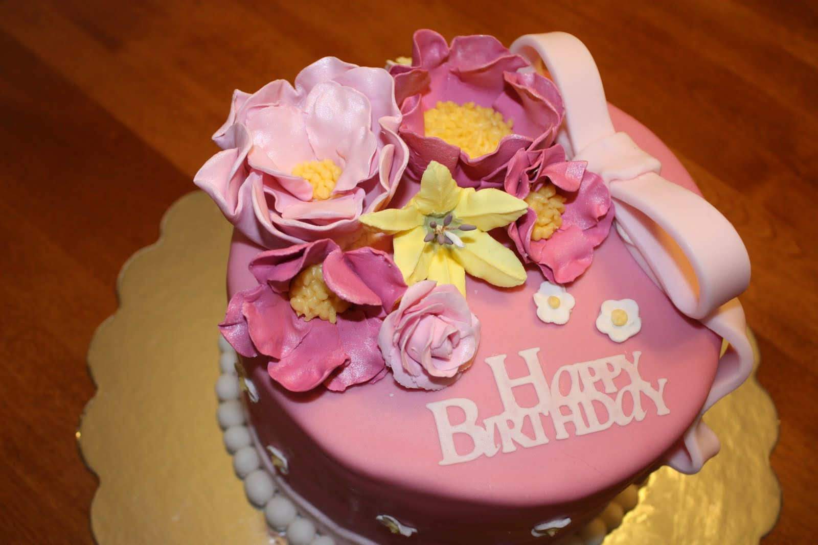 Happy Birthday Cake And Flowers
 10 Best Happy Birthday Wishes with Quotes