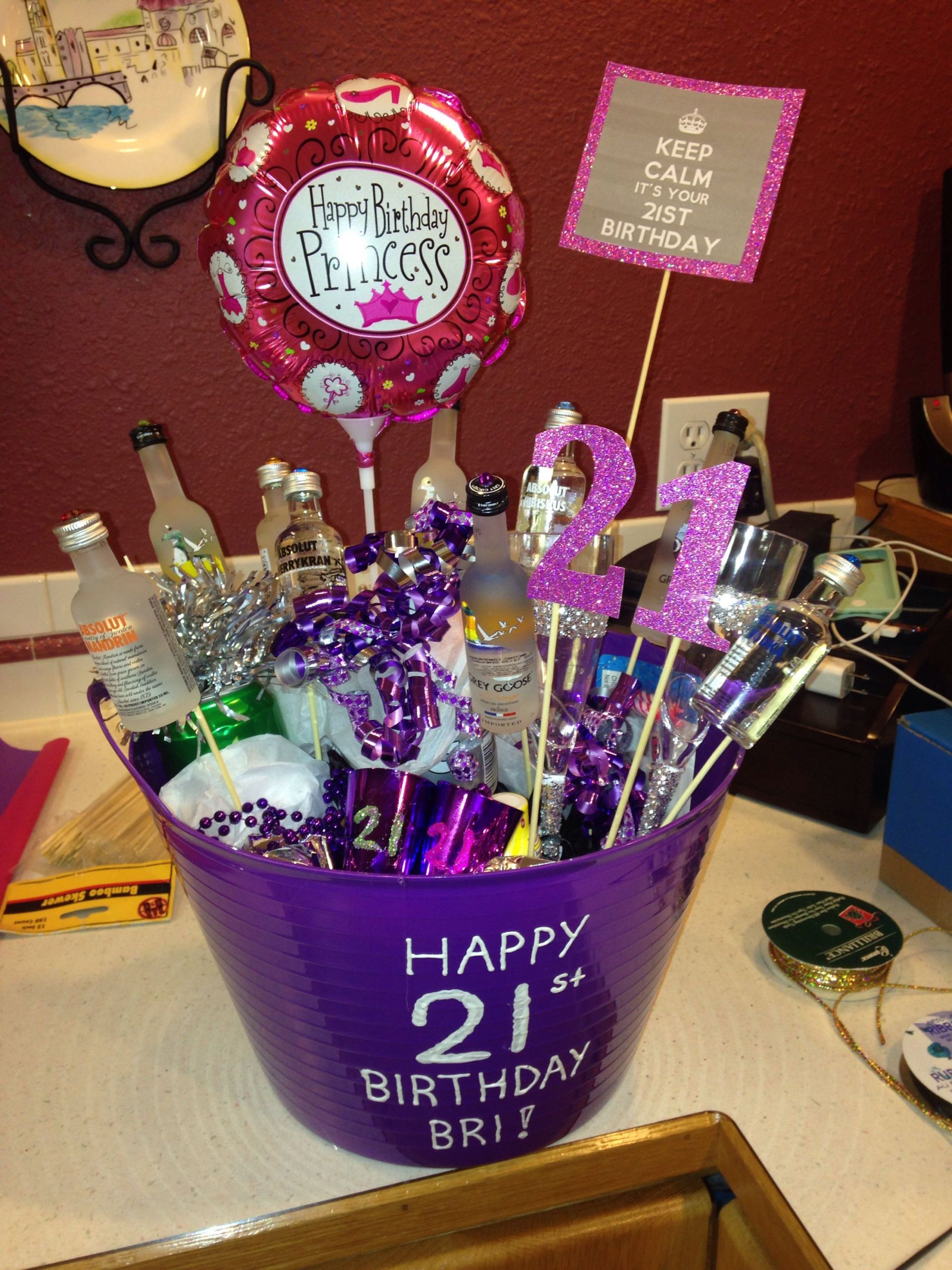 Happy Birthday Gift Ideas
 DIY 21st birthday bucket