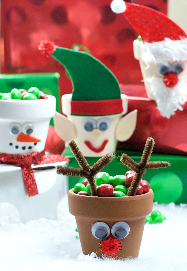 Holiday Projects For Kids
 25 Cute and Simple Christmas Crafts for Everyone Crazy