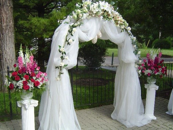 How To Decorate A Wedding Arch
 Before you plan the wedding arch decorations for the