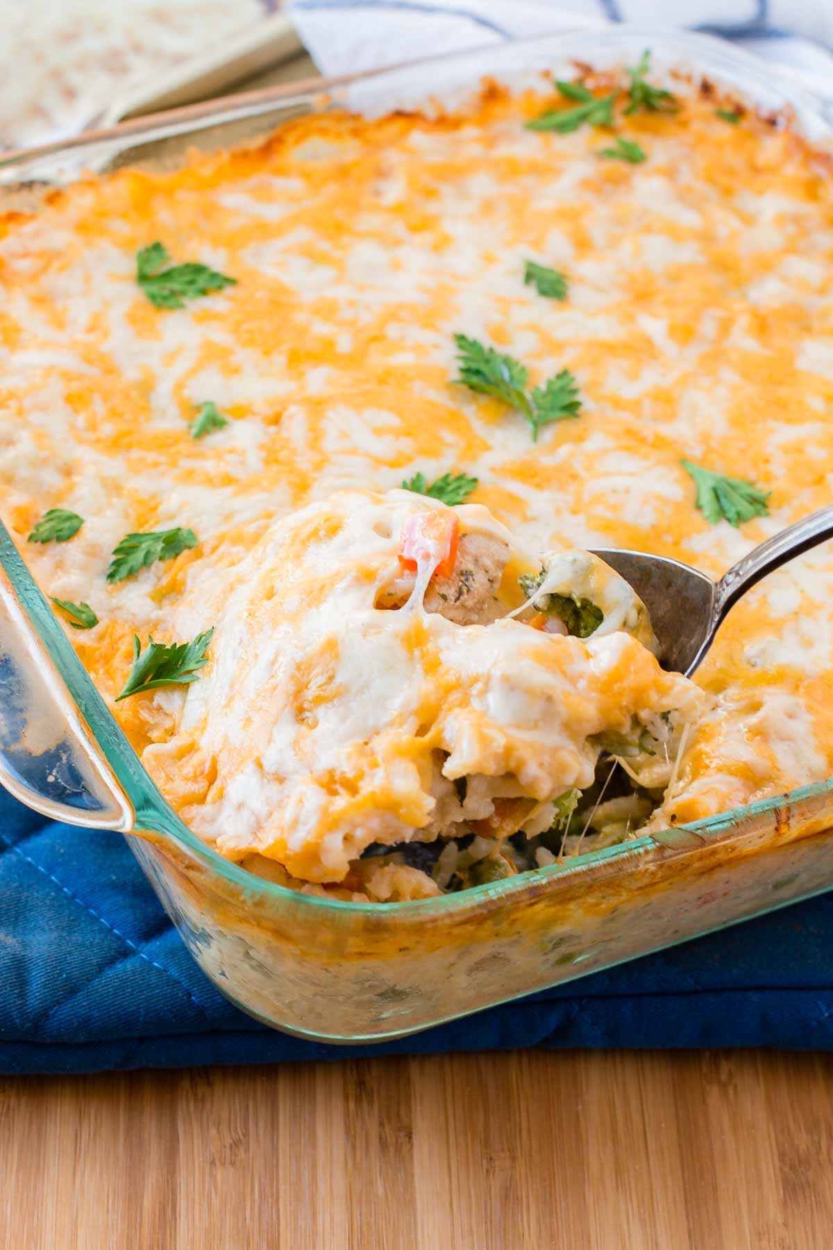 Ideas For Easy Dinners
 Cheesy Chicken and Rice Casserole Oh Sweet Basil