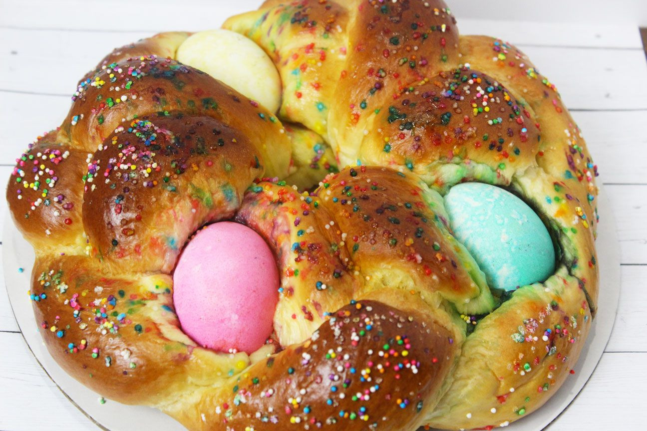 Italian Easter Bread History
 The History of Italian Easter Bread
