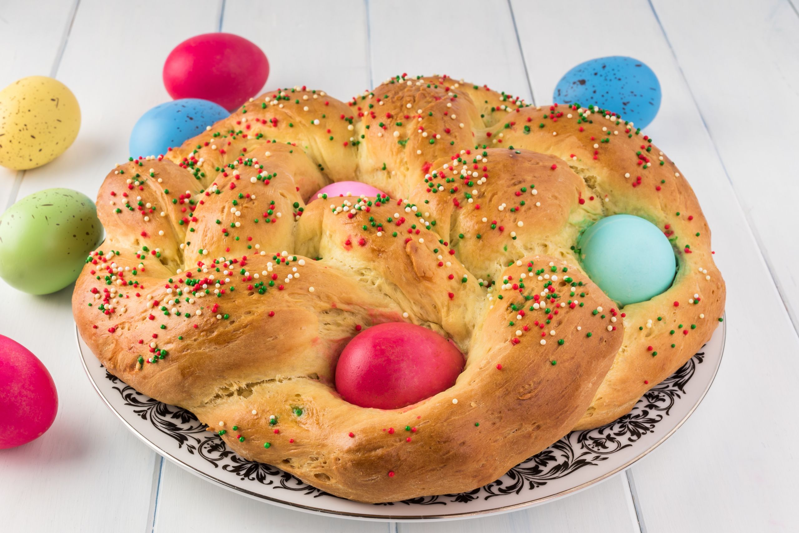 Italian Easter Bread History
 Italian Easter Bread With Dyed Eggs Recipe