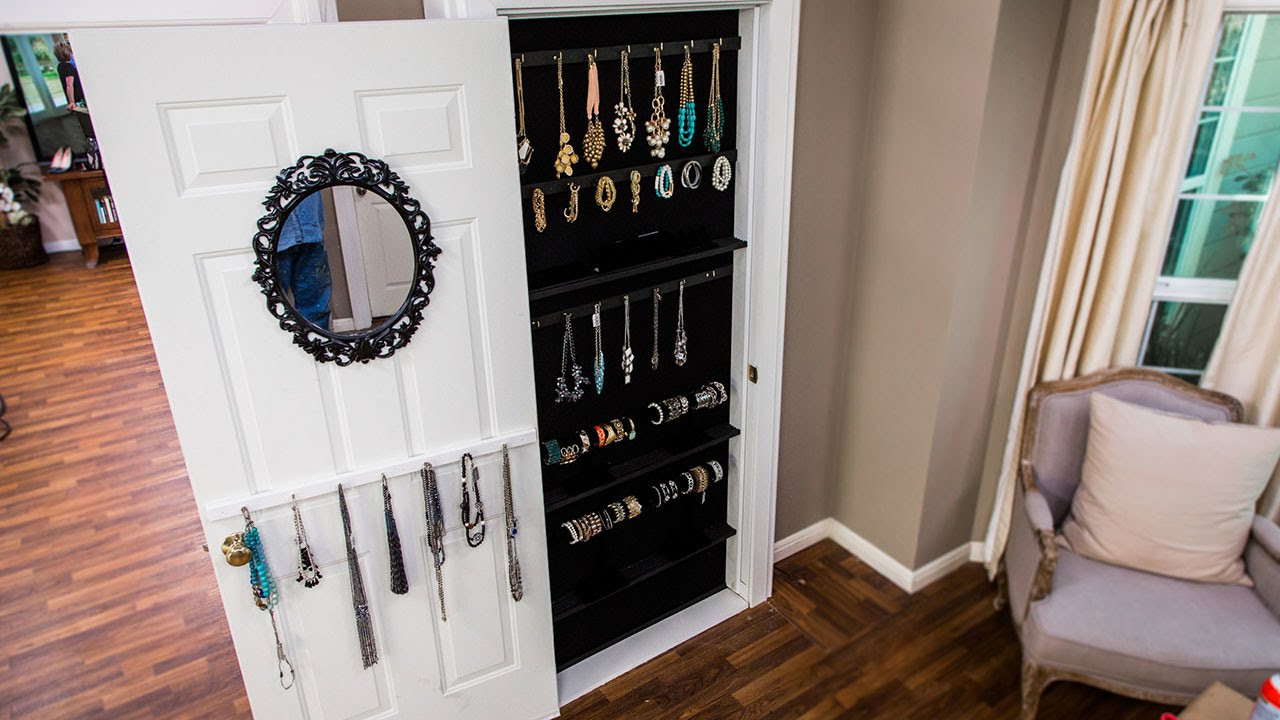 Jewelry Organization DIY
 How to DIY a Built In Jewelry Organizer