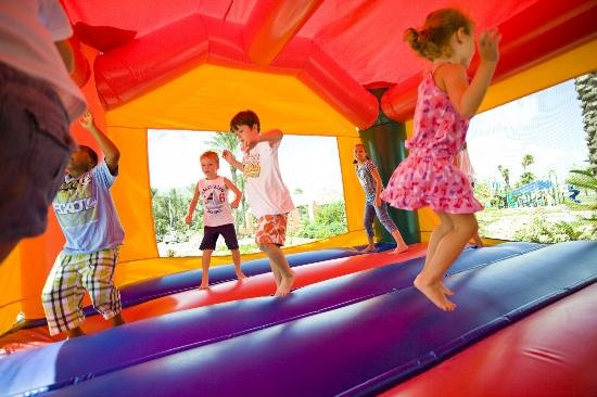Kids Inflatable Party
 Bouncybeanz