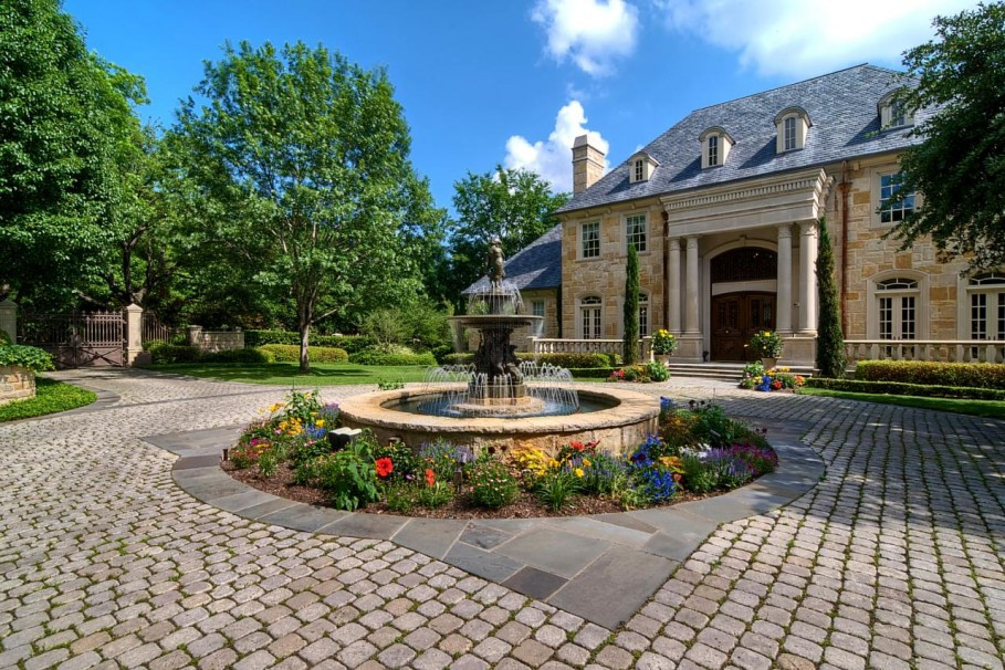 Landscape Fountain Front Yards
 exterior Classy Front Yard Fountain for Extravagant House