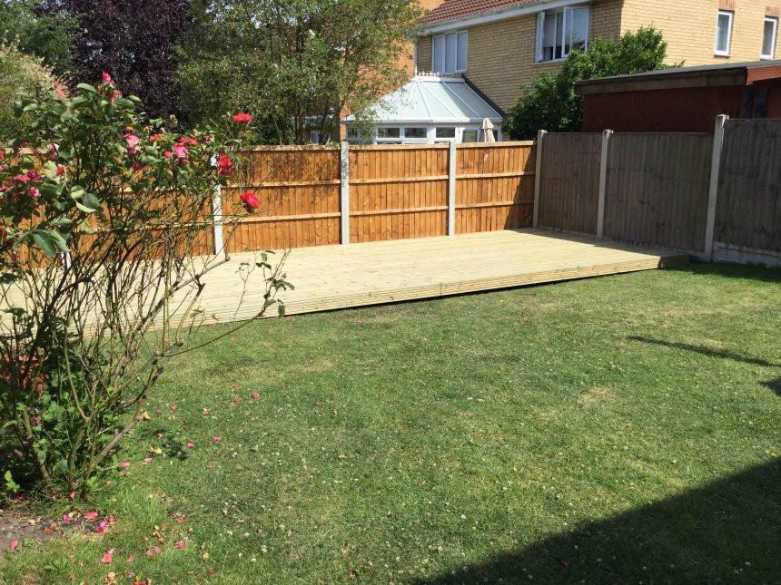 Landscape Timber Edging
 Contemporary Timber Lawn How To Keep Grass Clippings Out