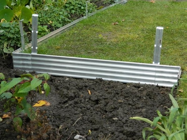 Metal Landscape Edging
 Metal edging ideas – garden landscape edging advantages