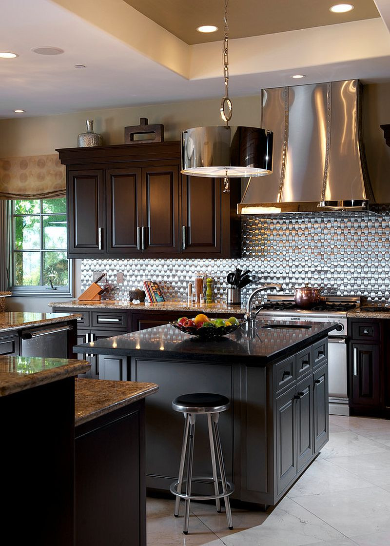 Metallic Kitchen Backsplash Ideas
 Sparkling Trend 25 Gorgeous Kitchens with a Bright