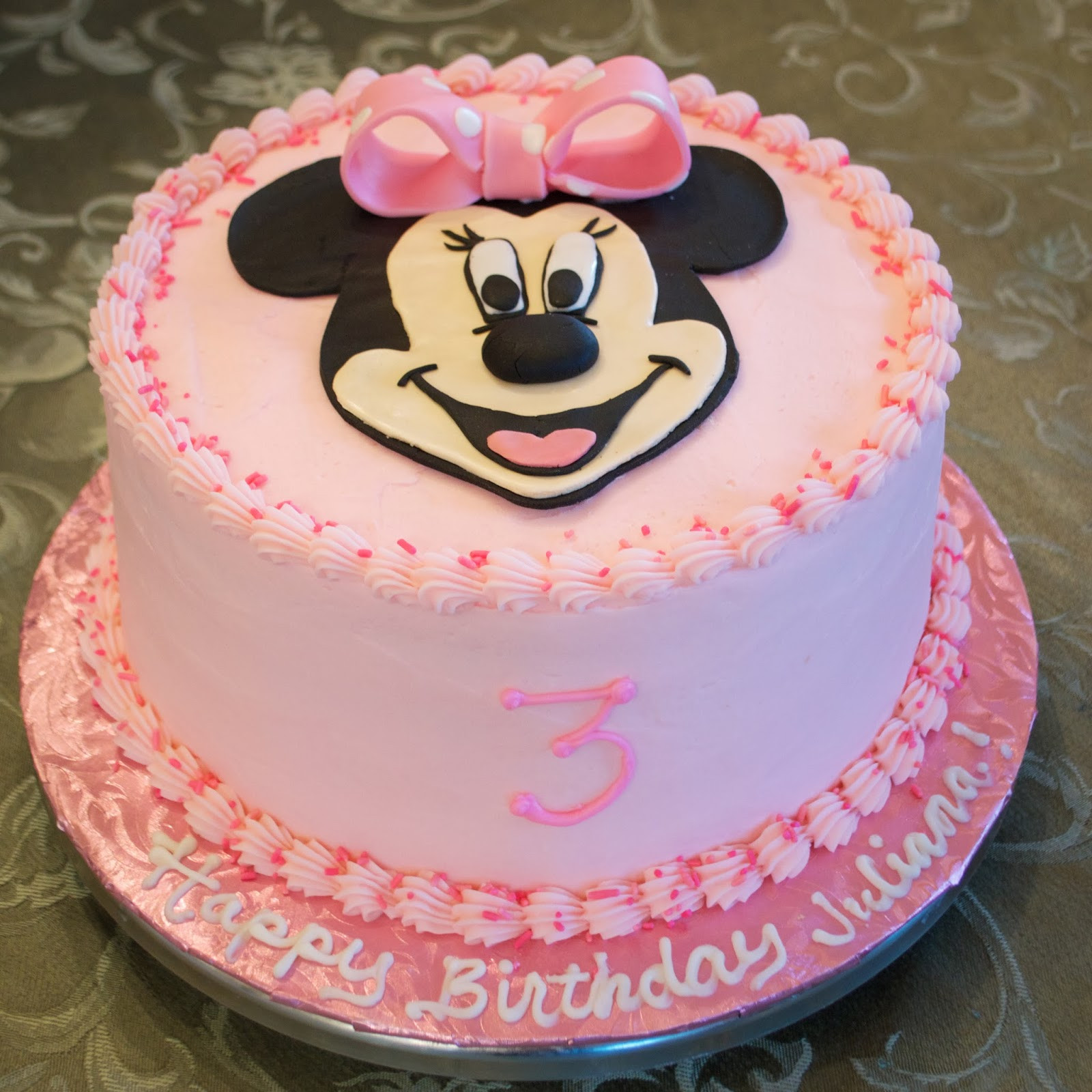 Minnie Birthday Cake
 Dixie Cakes Minnie Mouse