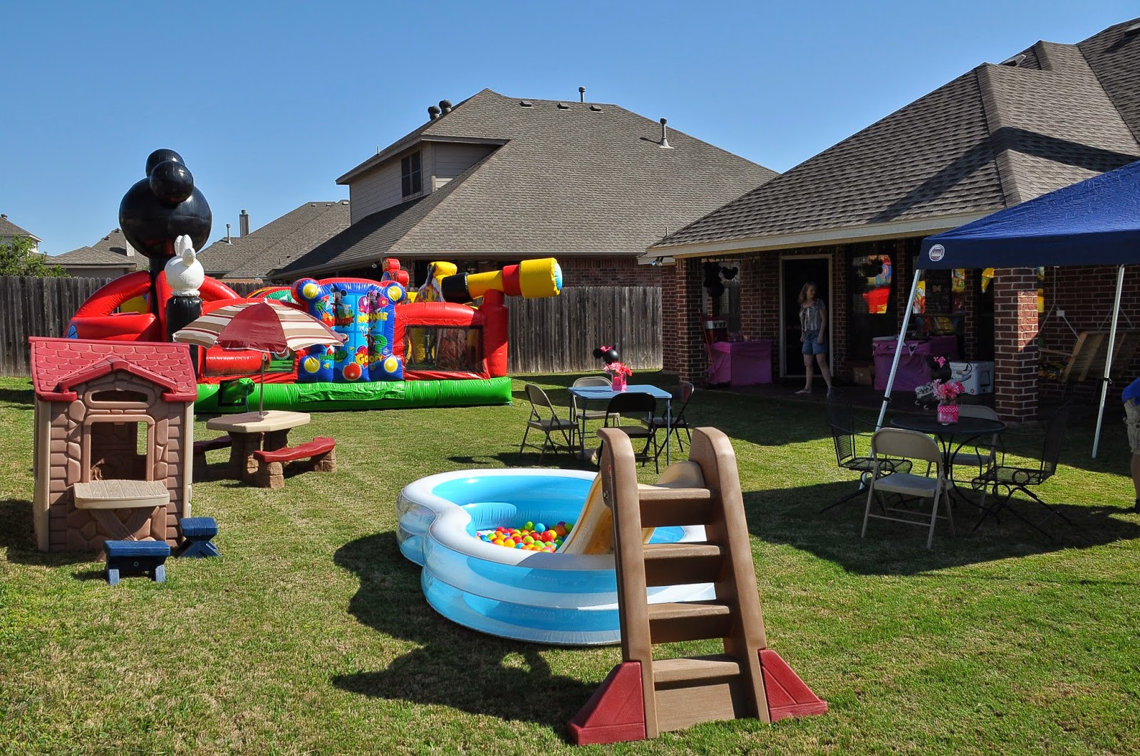 Minnie Mouse Backyard Party Ideas
 Keeping Up With The Morgans Callie s Minnie Birthday Party