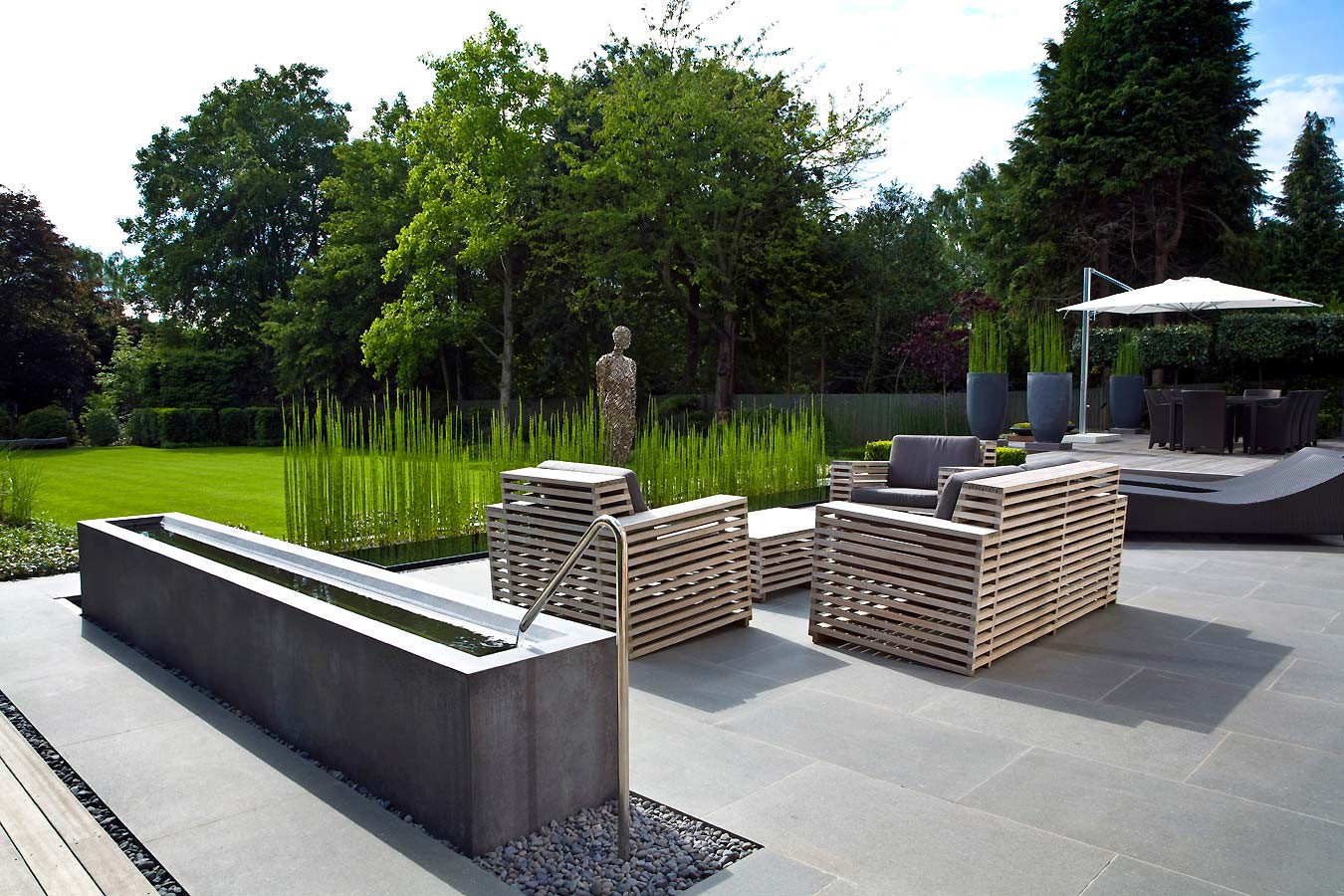 Modern Landscape Design
 The Paper Mulberry GARDEN